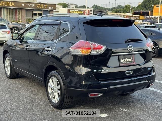 Nissan X-TRAIL HYBRID 2016-02 8232550-3