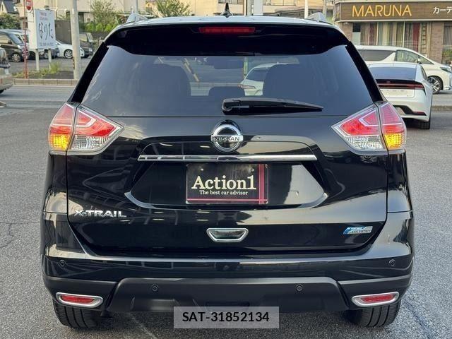 Nissan X-TRAIL HYBRID 2016-02 8232550-4