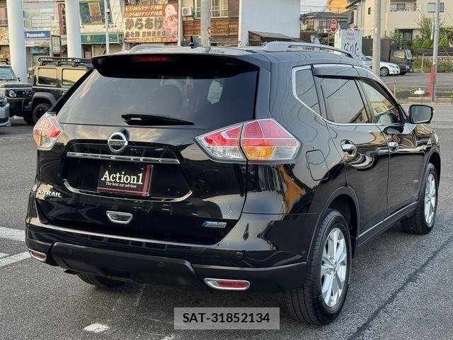 Nissan X-TRAIL HYBRID 2016-02 8232550-5