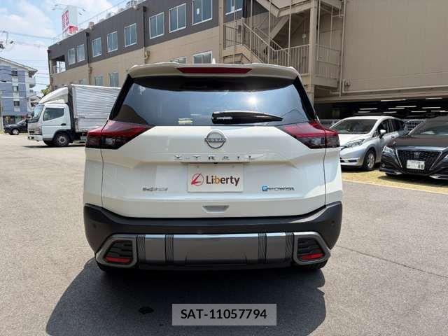 Nissan X-TRAIL HYBRID 2025-07 8318293-9
