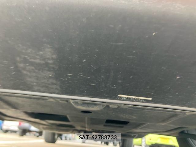 Nissan X-TRAIL HYBRID 2015-12 8318305-9