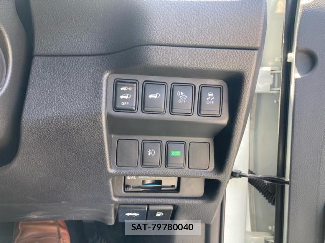 Nissan X-TRAIL HYBRID 2016-08 8318307-16