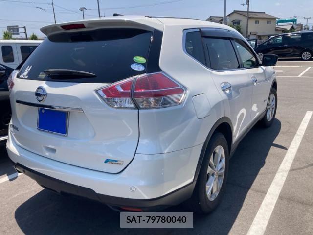 Nissan X-TRAIL HYBRID 2016-08 8318307-2