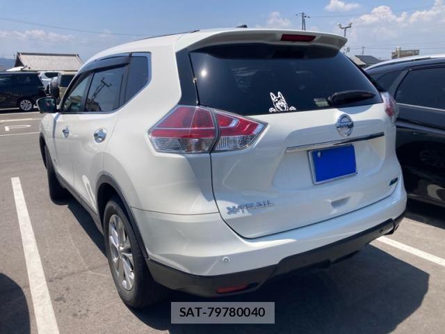 Nissan X-TRAIL HYBRID 2016-08 8318307-3