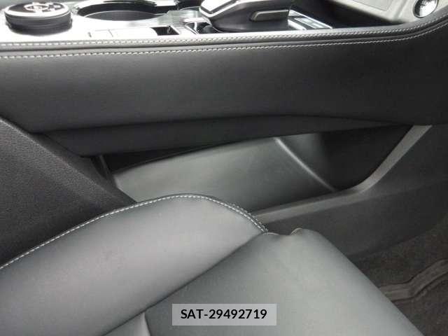 Nissan X-TRAIL HYBRID 2023-07 8318296-27