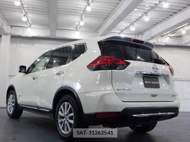 Nissan X-TRAIL HYBRID 2017-12 8318301-1