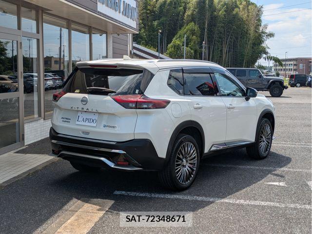 Nissan X-TRAIL HYBRID 2023-06 8318302-8