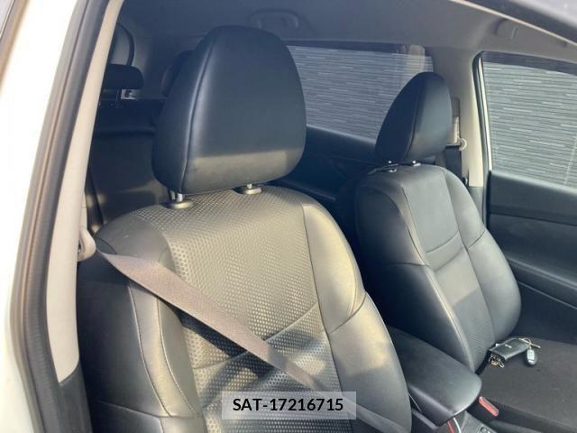 Nissan X-TRAIL HYBRID 2016-06 8338649-9