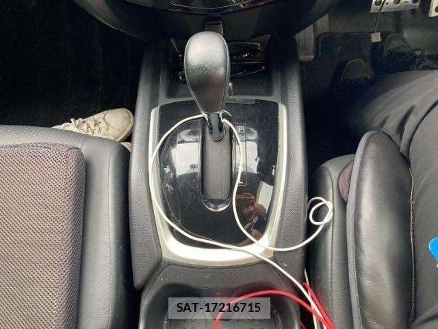 Nissan X-TRAIL HYBRID 2016-06 8338649-18