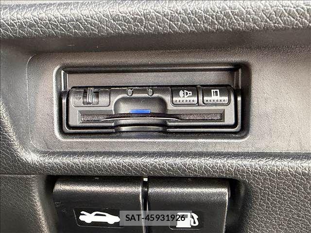 Nissan X-TRAIL HYBRID 2017-06 8355949-14