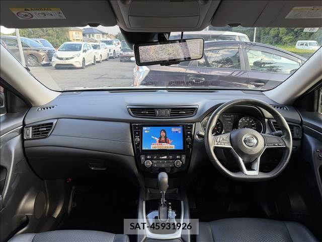 Nissan X-TRAIL HYBRID 2017-06 8355949-1