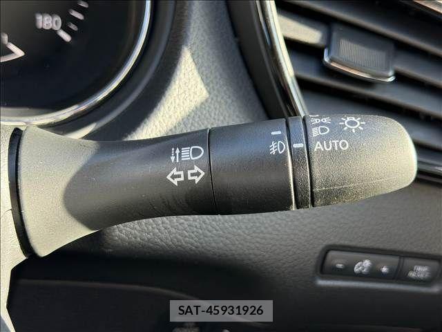 Nissan X-TRAIL HYBRID 2017-06 8355949-26