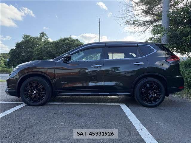 Nissan X-TRAIL HYBRID 2017-06 8355949-5
