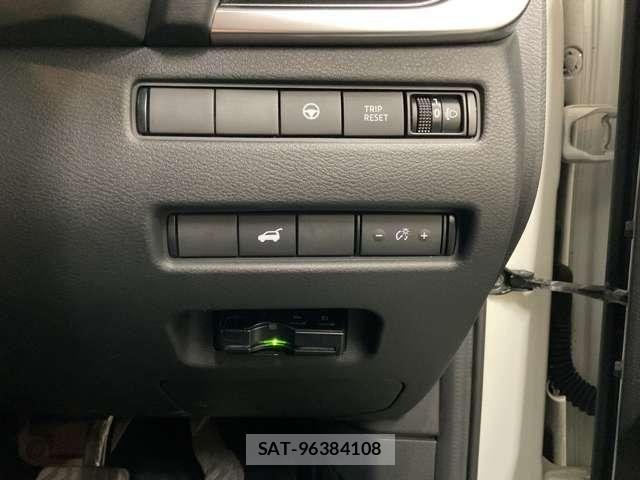 Nissan X-TRAIL HYBRID 2022-07 8369963-17