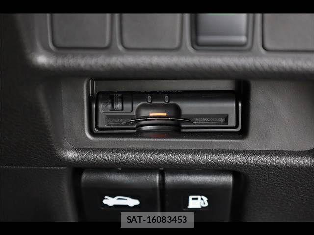Nissan X-TRAIL HYBRID 2015-08 8369972-9