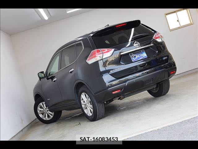 Nissan X-TRAIL HYBRID 2015-08 8369972-10