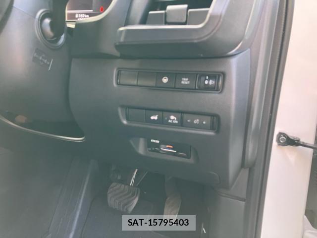 Nissan X-TRAIL HYBRID 2022-09 8369967-17