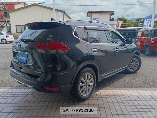 Nissan X-TRAIL HYBRID 2017-08 8369969-2