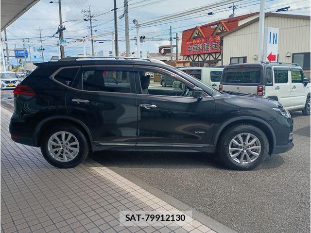 Nissan X-TRAIL HYBRID 2017-08 8369969-3