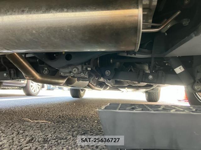 Nissan X-TRAIL HYBRID 2017-06 8369970-12