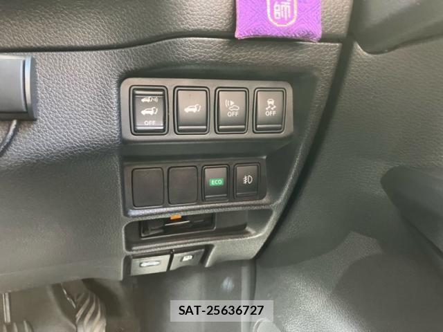 Nissan X-TRAIL HYBRID 2017-06 8369970-17