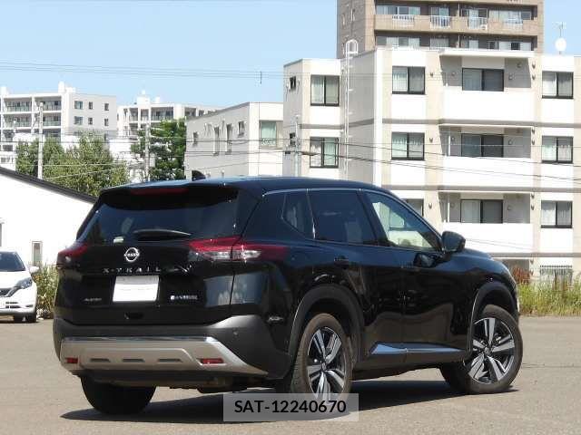 Nissan X-TRAIL HYBRID 2023-04 8369965-1
