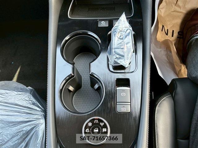 Nissan X-TRAIL HYBRID 2026-03 8439163-26