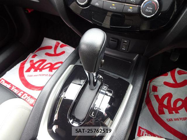 Nissan X-TRAIL HYBRID 2015-11 8439174-24