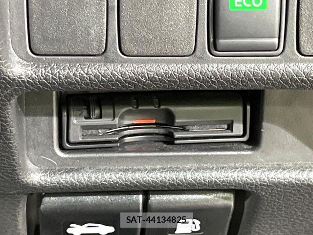 Nissan X-TRAIL HYBRID 2016-04 8458853-6