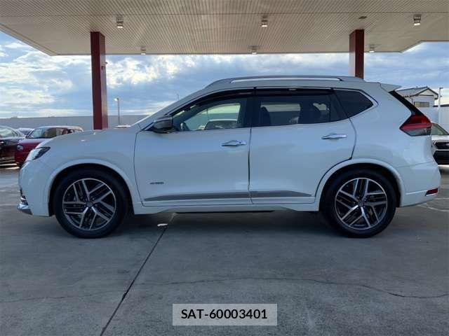 Nissan X-TRAIL HYBRID 2017-08 8458854-11