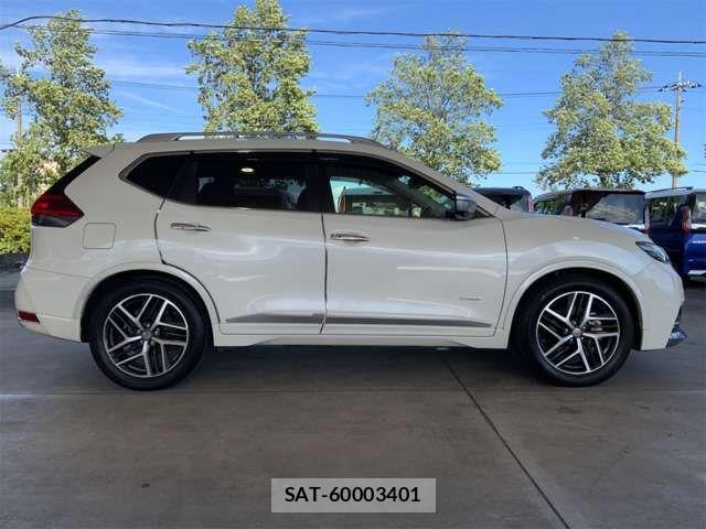 Nissan X-TRAIL HYBRID 2017-08 8458854-7