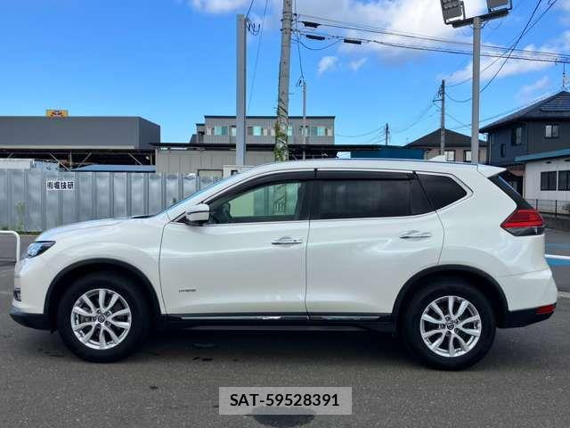Nissan X-TRAIL HYBRID 2017-10 8458852-13