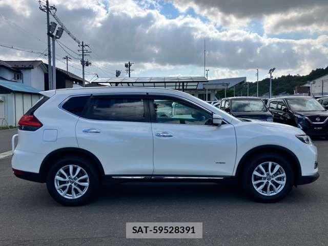 Nissan X-TRAIL HYBRID 2017-10 8458852-16