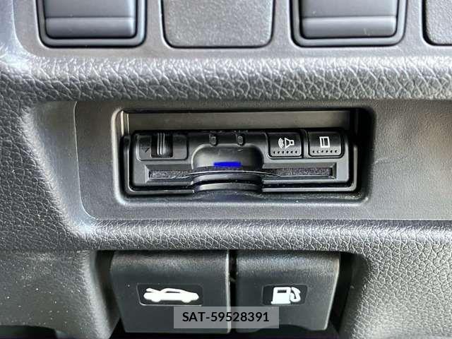 Nissan X-TRAIL HYBRID 2017-10 8458852-7