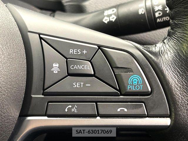 Nissan X-TRAIL HYBRID 2018-03 8458849-2