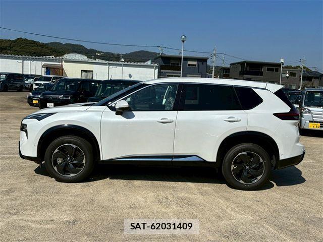 Nissan X-TRAIL HYBRID 2026-03 8528420-9