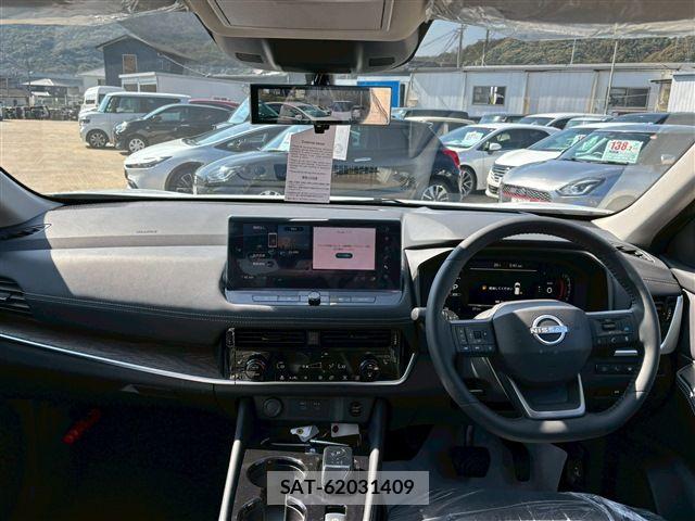 Nissan X-TRAIL HYBRID 2026-03 8528420-2