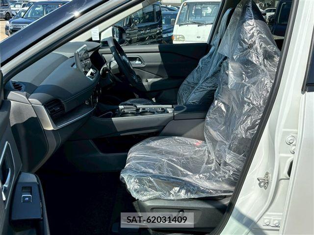 Nissan X-TRAIL HYBRID 2026-03 8528420-3
