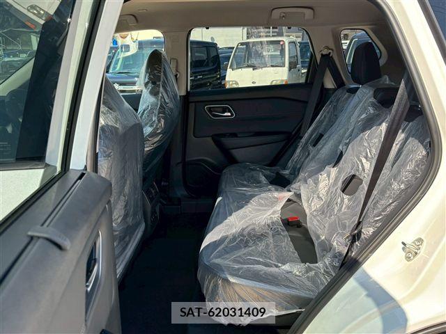 Nissan X-TRAIL HYBRID 2026-03 8528420-4