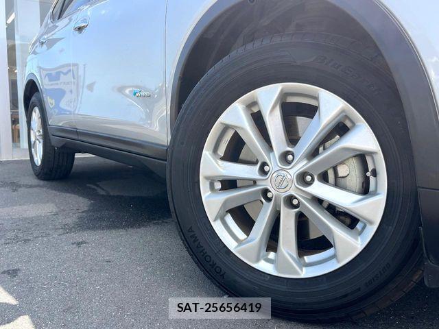 Nissan X-TRAIL HYBRID 2015-06 8528440-11