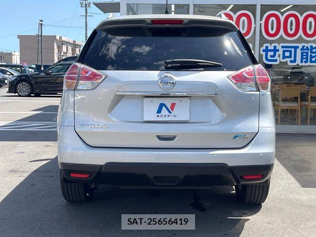 Nissan X-TRAIL HYBRID 2015-06 8528440-13