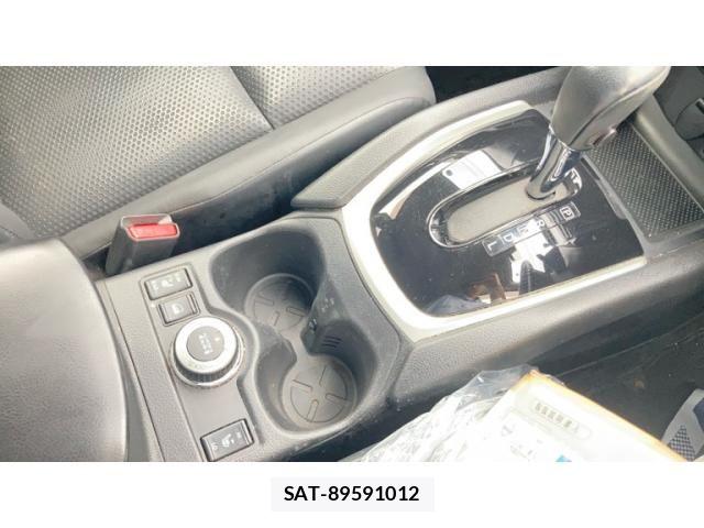 Nissan X-TRAIL HYBRID 2016-01 8629986-23