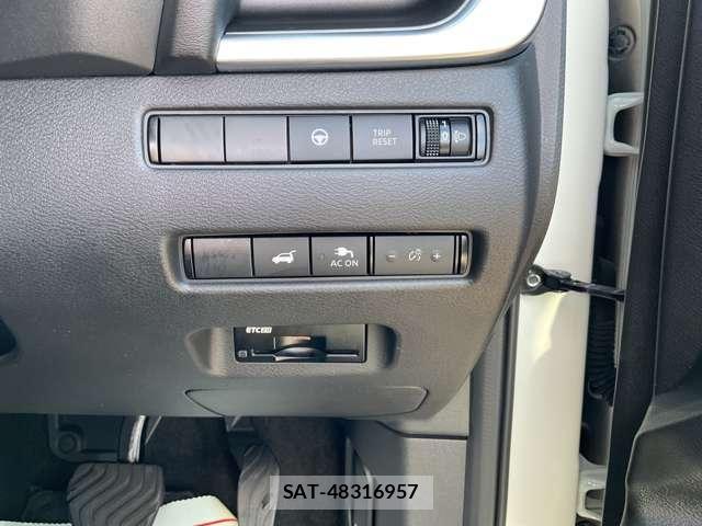 Nissan X-TRAIL HYBRID 2022-11 8662623-4