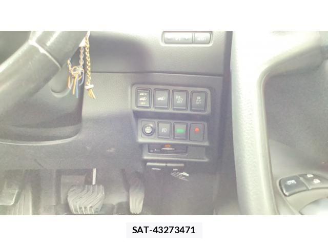 Nissan X-TRAIL HYBRID 2016-02 8662631-16