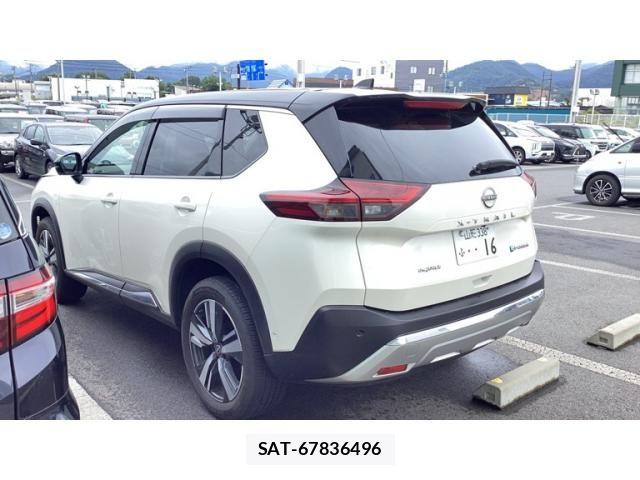 Nissan X-TRAIL HYBRID 2024-04 8662618-1