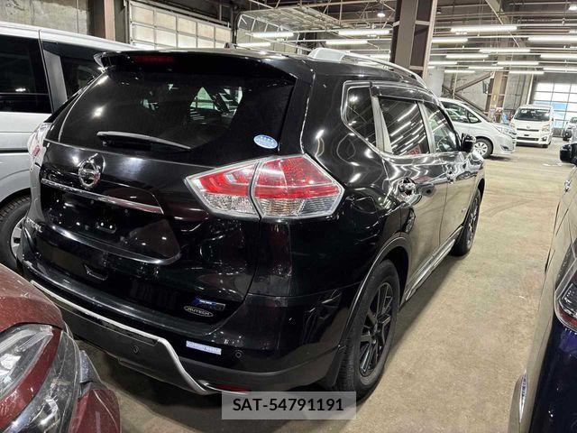 Nissan X-TRAIL HYBRID 2015-07 8747079-2