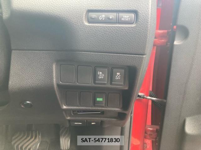 Nissan X-TRAIL HYBRID 2015-06 8782761-23