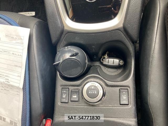 Nissan X-TRAIL HYBRID 2015-06 8782761-24