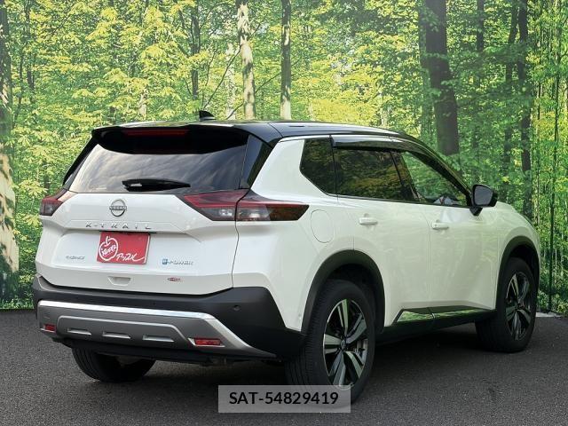 Nissan X-TRAIL HYBRID 2022-09 8832677-1