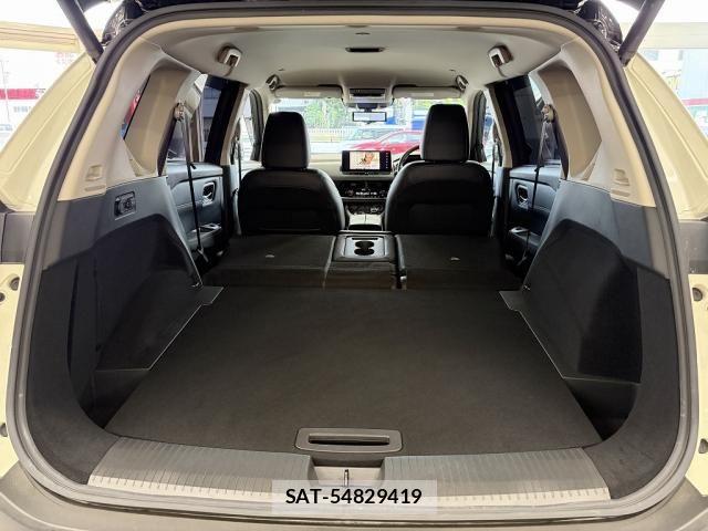 Nissan X-TRAIL HYBRID 2022-09 8832677-28